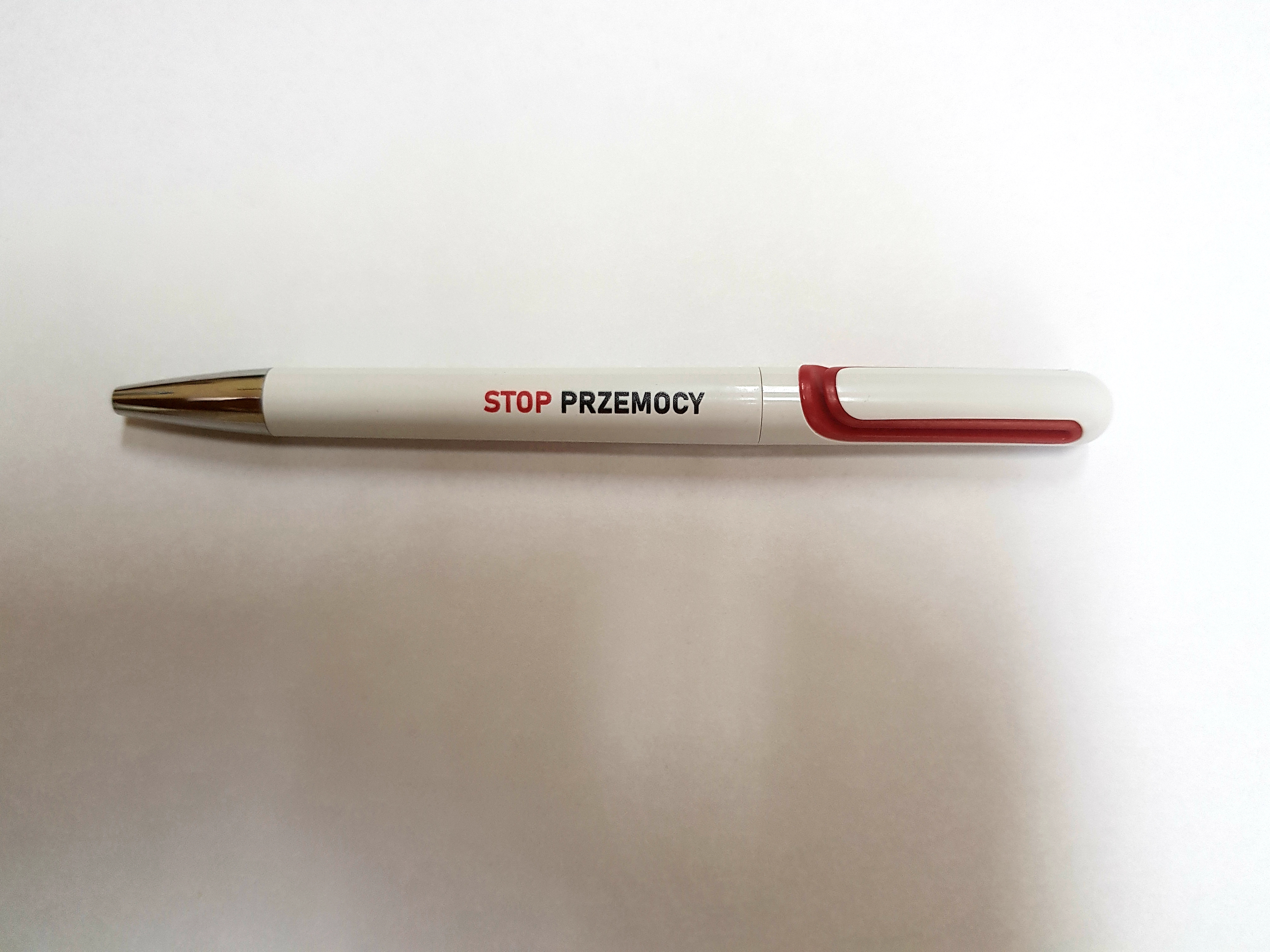 długopis z napisem STOP PRZEMOCY